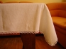 Бяла ленена покривка с ръчно плетена дантела + салфетки за хранене
