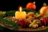 Предлага Коледна декорация и декоративни свещи на едро